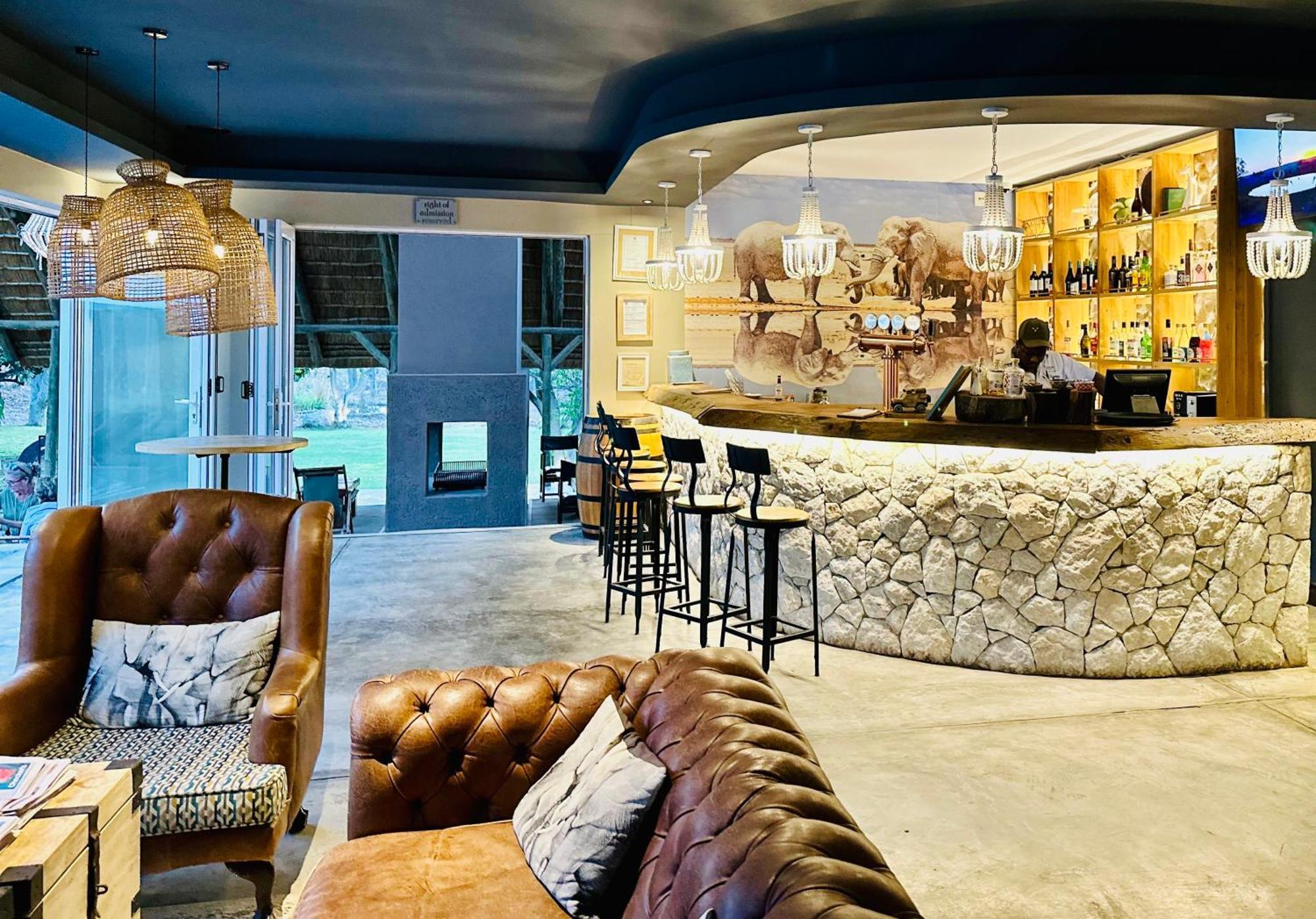 Toshari Lodge 오카우쿠에요 외부 사진